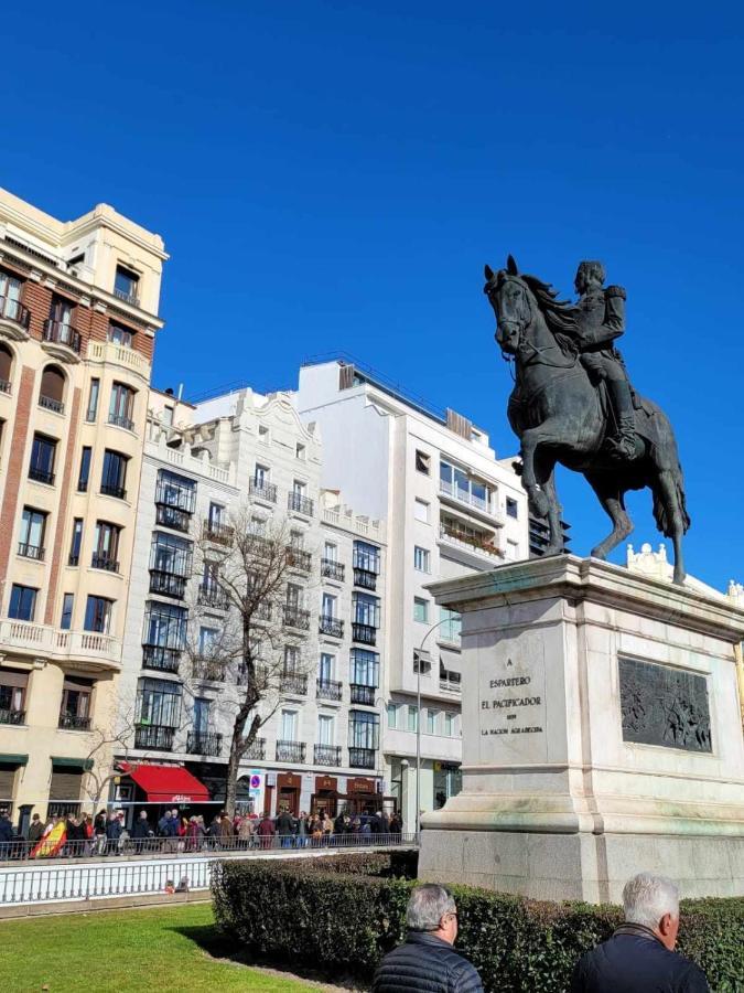 Apartamento Con Vistas Al Parque Del Retiro Madrid Exteriör bild